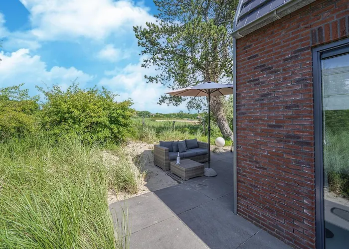 Beautiful Holiday Home Near The Sea